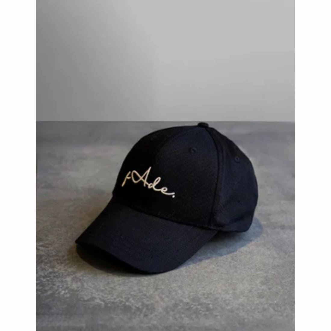 592-4 Fade Signature Cap Blk